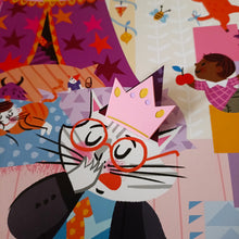 Load image into Gallery viewer, Mini Brooch Crown