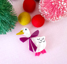 Load image into Gallery viewer, Daisy The Duck Brooch