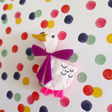 Load image into Gallery viewer, Daisy The Duck Brooch
