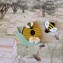 Load image into Gallery viewer, Bumble Bee Brooch
