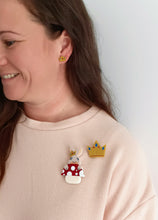 Load image into Gallery viewer, Mini Brooch Crown
