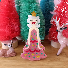 Load image into Gallery viewer, Miss Tinsel Brooch Pink

