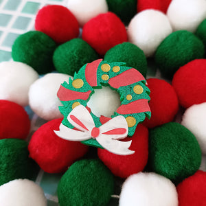 Bow-tiful Wreath Brooch