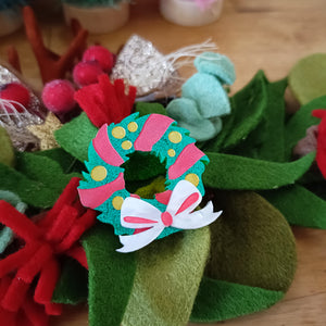 Bow-tiful Wreath Brooch