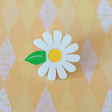 Load image into Gallery viewer, Mini Brooch Daisy
