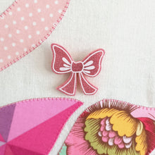 Load image into Gallery viewer, Mini Brooch Pink Bow
