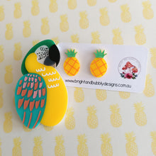 Load image into Gallery viewer, Polly the Parrot Brooch CLEARANCE
